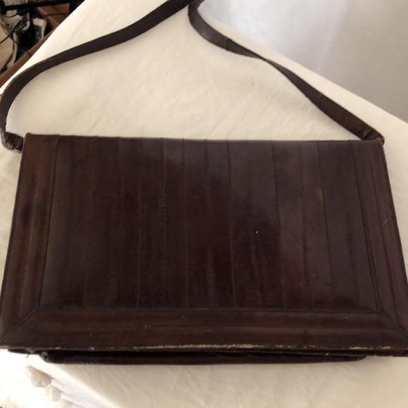 Vintage brown genuine eel skin purse. Comes w/ a lipstick holder & mini wallet. - Picture 16 of 16